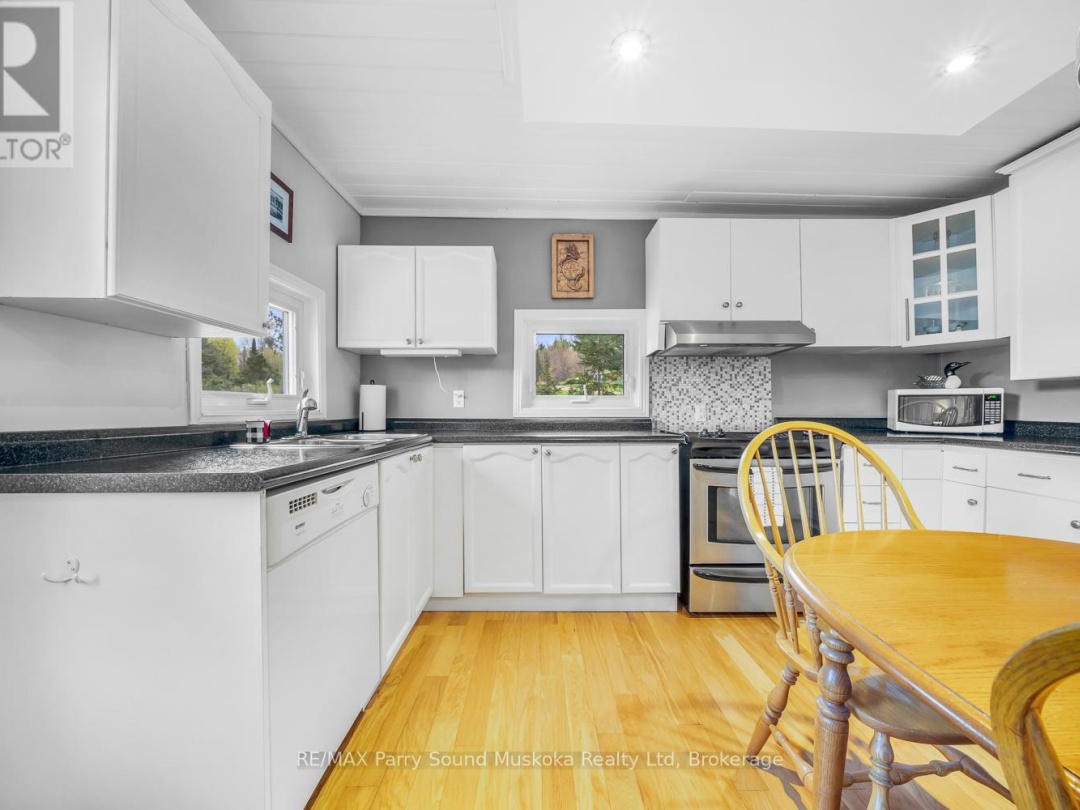 22 Dickinson Road, Manitouwabing Lake