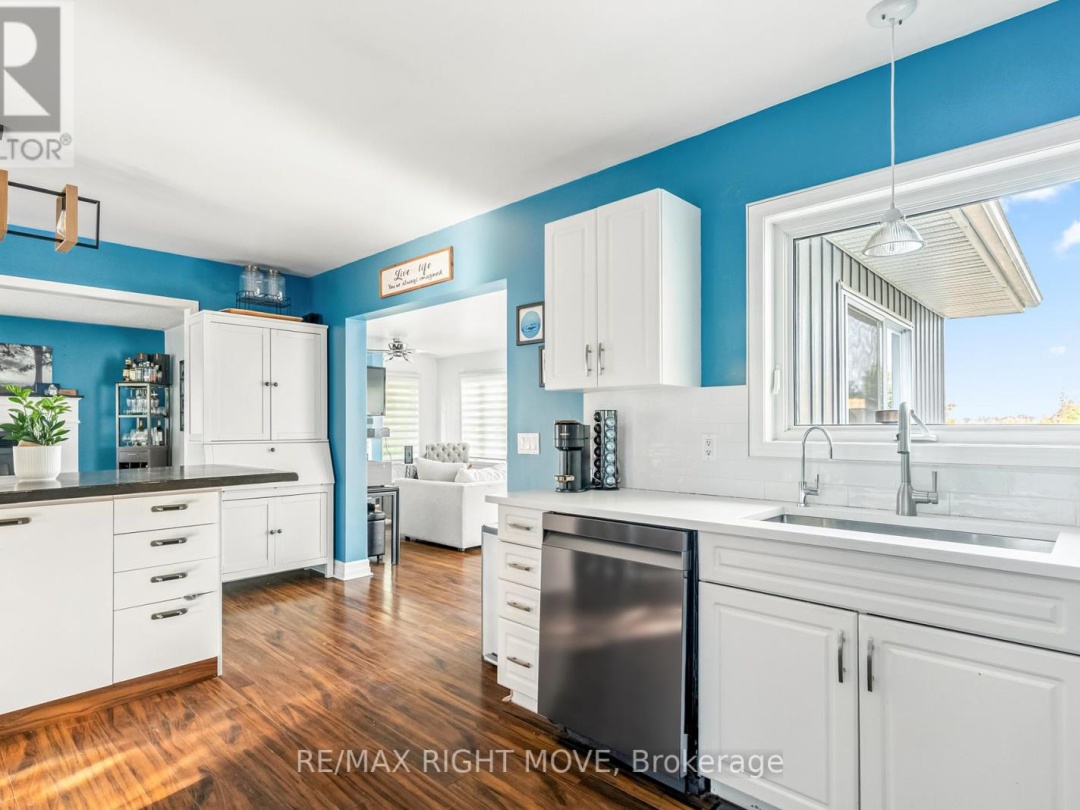 35 CEDAR BAY ROAD, Canal Lake