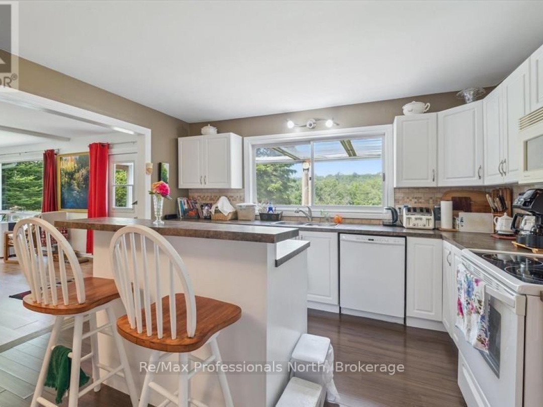 1042 RIVER HAVEN ROAD, Muskoka River