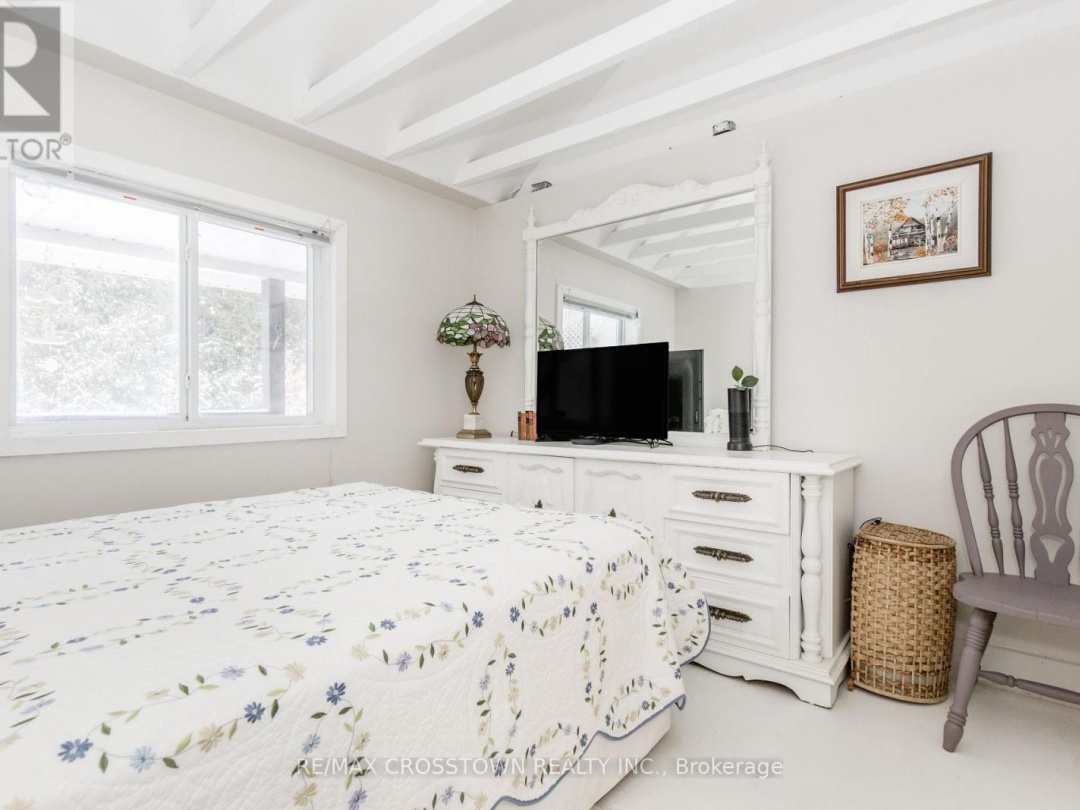 24890 Thorah Park Boulevard, Simcoe Lake