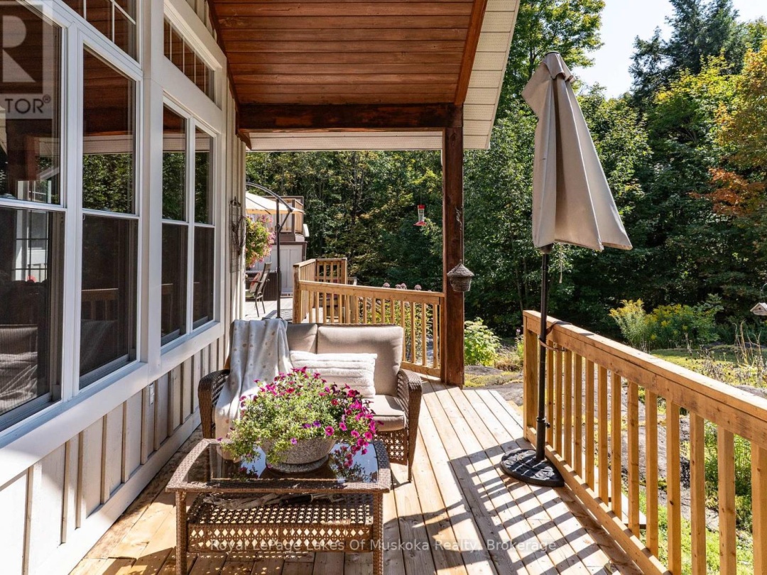 1080 WALKERS GLENN CRESCENT, 