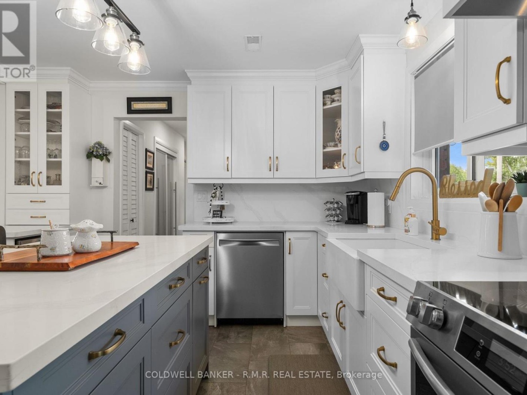 2850 PERRY AVENUE, 