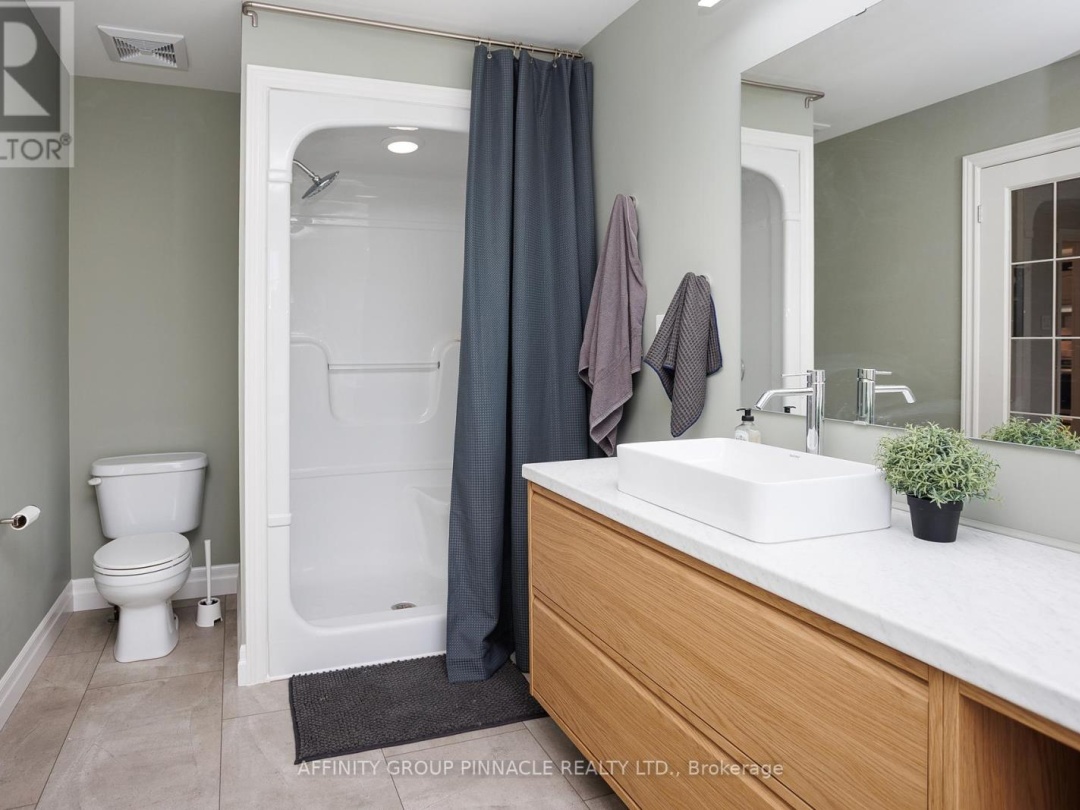 1042 SKYLINE ROAD, 