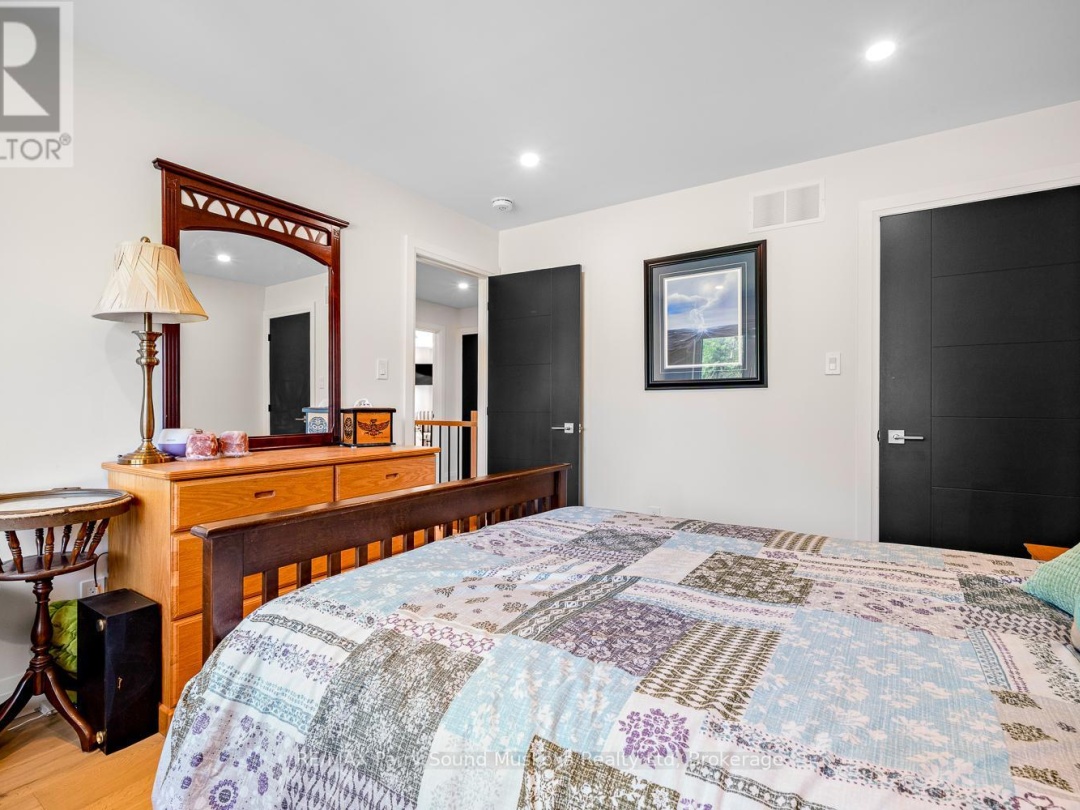 44 DENNIS DRIVE, Parry Sound