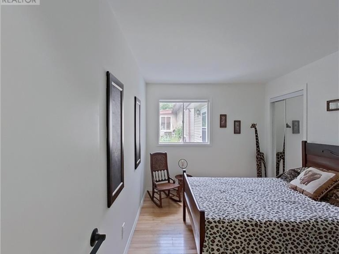4 MAYPARK Drive, 