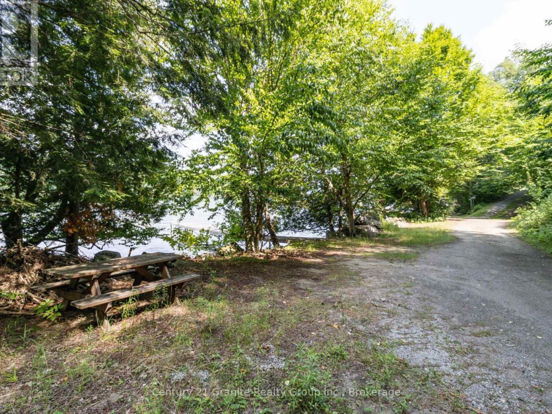 1059 DUNN ROAD, Haliburton Lake