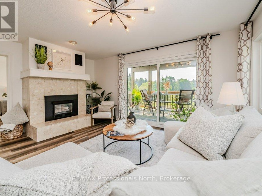 105 - 33 DEERHURST GREENS, Peninsula Lake