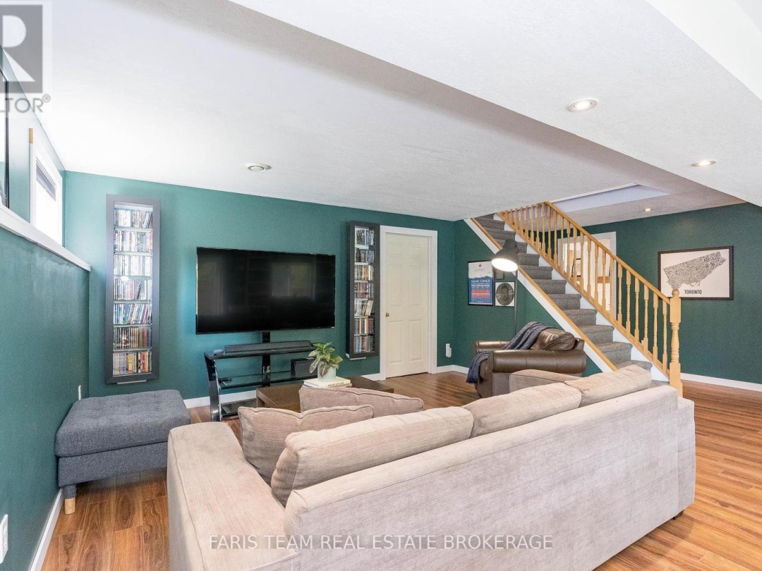 33 GEORGIAS WALK, 