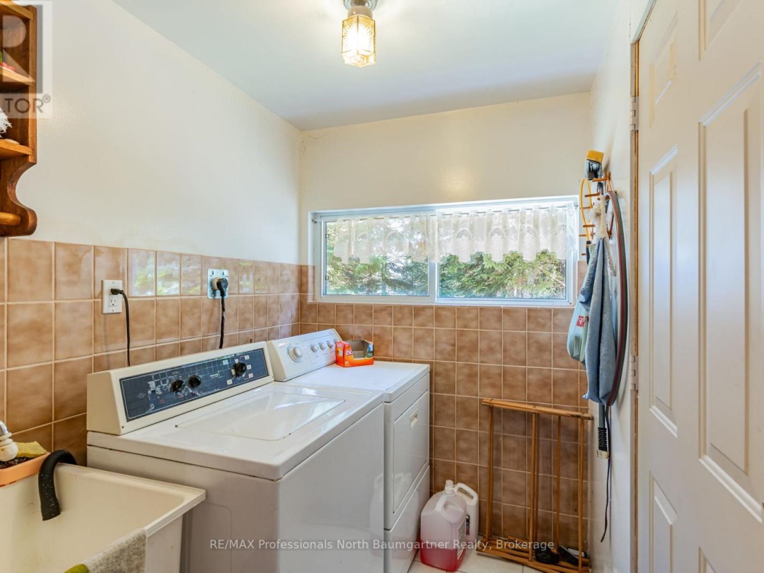 1566 WEST SETTLEMENT ROAD, 