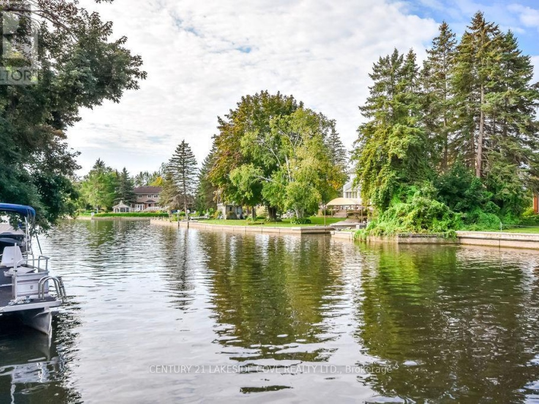 UNIT #7 - 70 LAGUNA PARKWAY, 