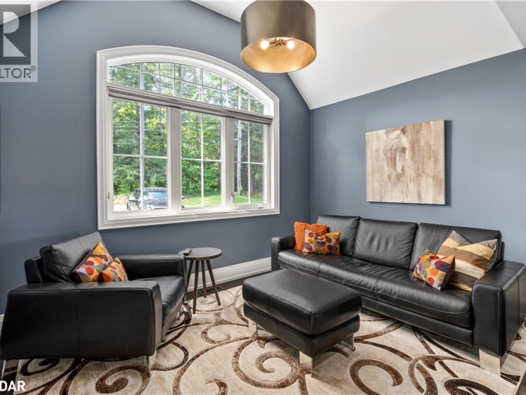 1043 FORTUNES Trail, 