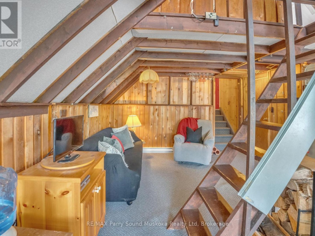 124 HEALEY LAKE WATER, 