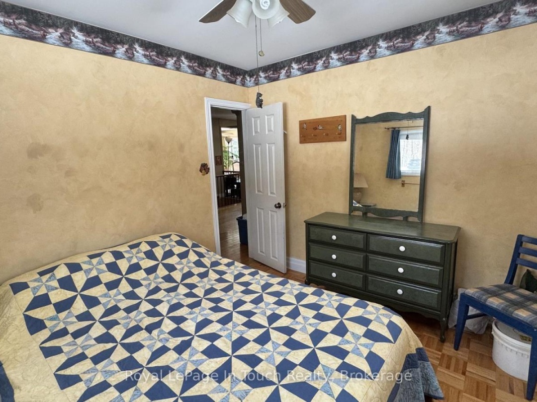 476 Hungry Bay Road E, Six Mile Lake