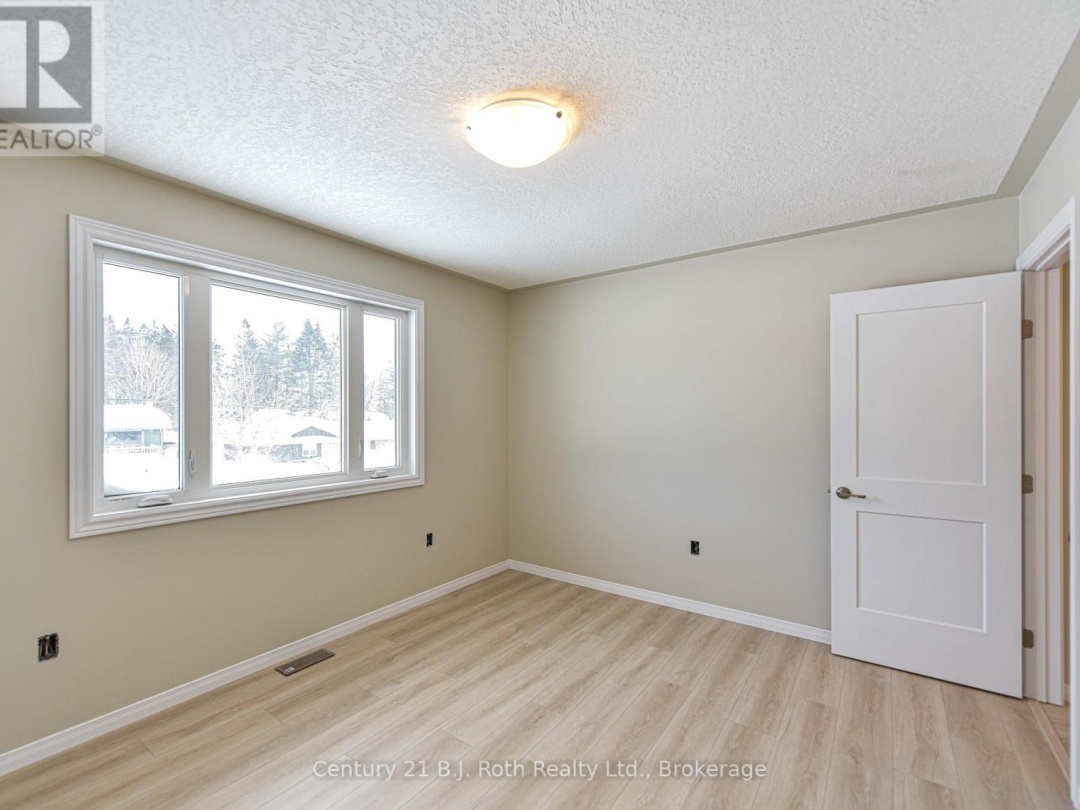 3382 Azcona Avenue, Severn