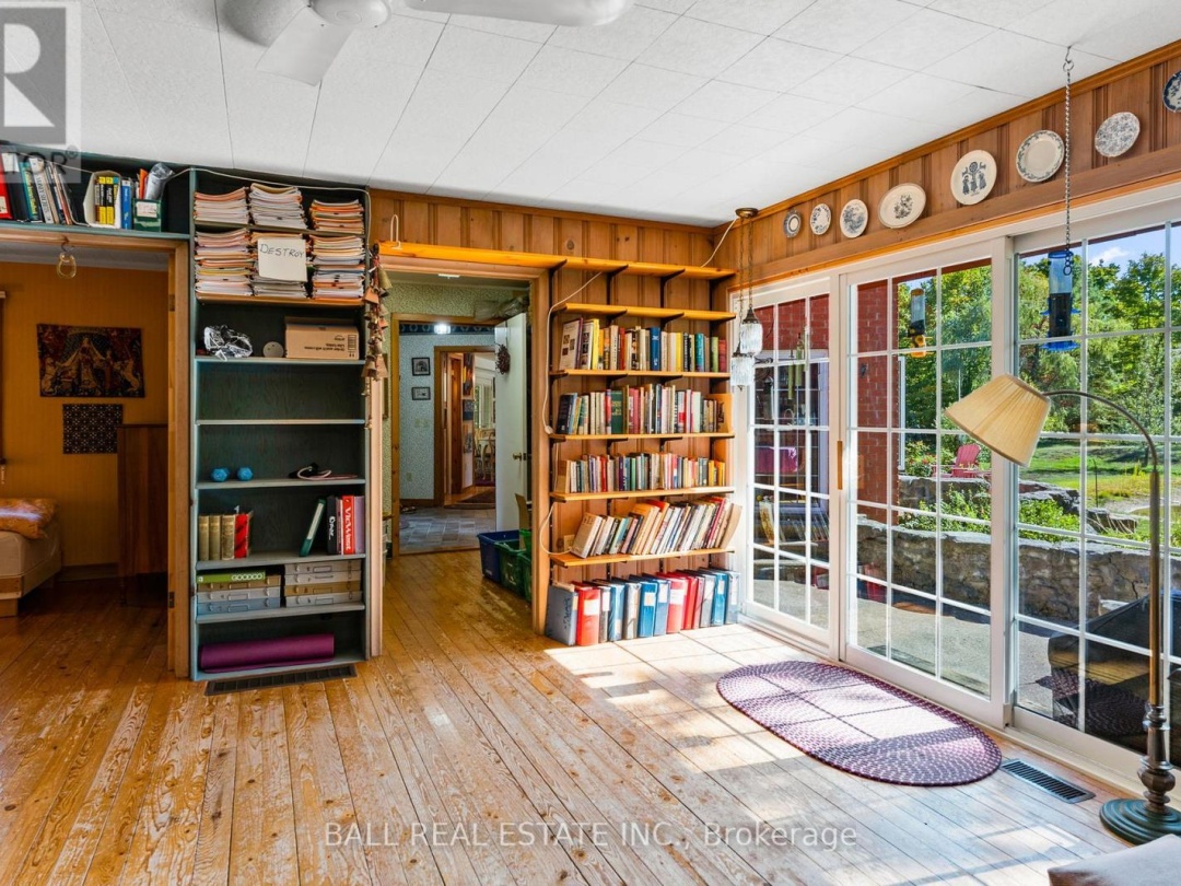 849 COUNTY RD 49, 
