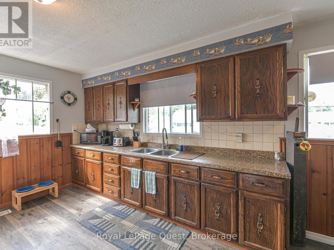 129 SIMCOE STREET, 