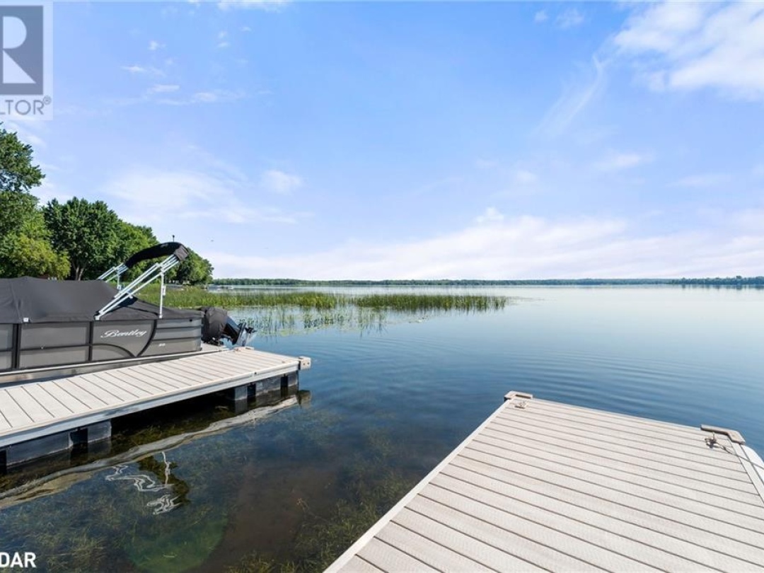 104 Fulsom Crescent, Dalrymple Lake