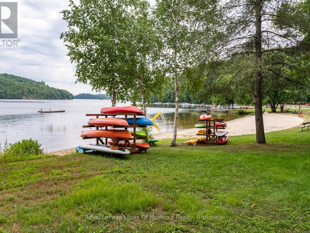 32 MAPLE LEAF DRIVE, Lake Vernon