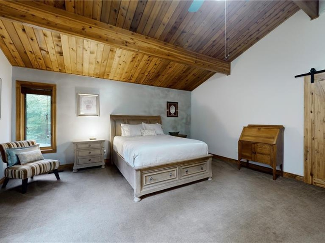 3413 Flat Rapids Lane, Severn River