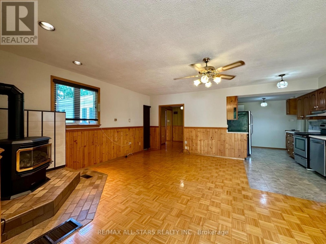 91 FRONT STREET W, 