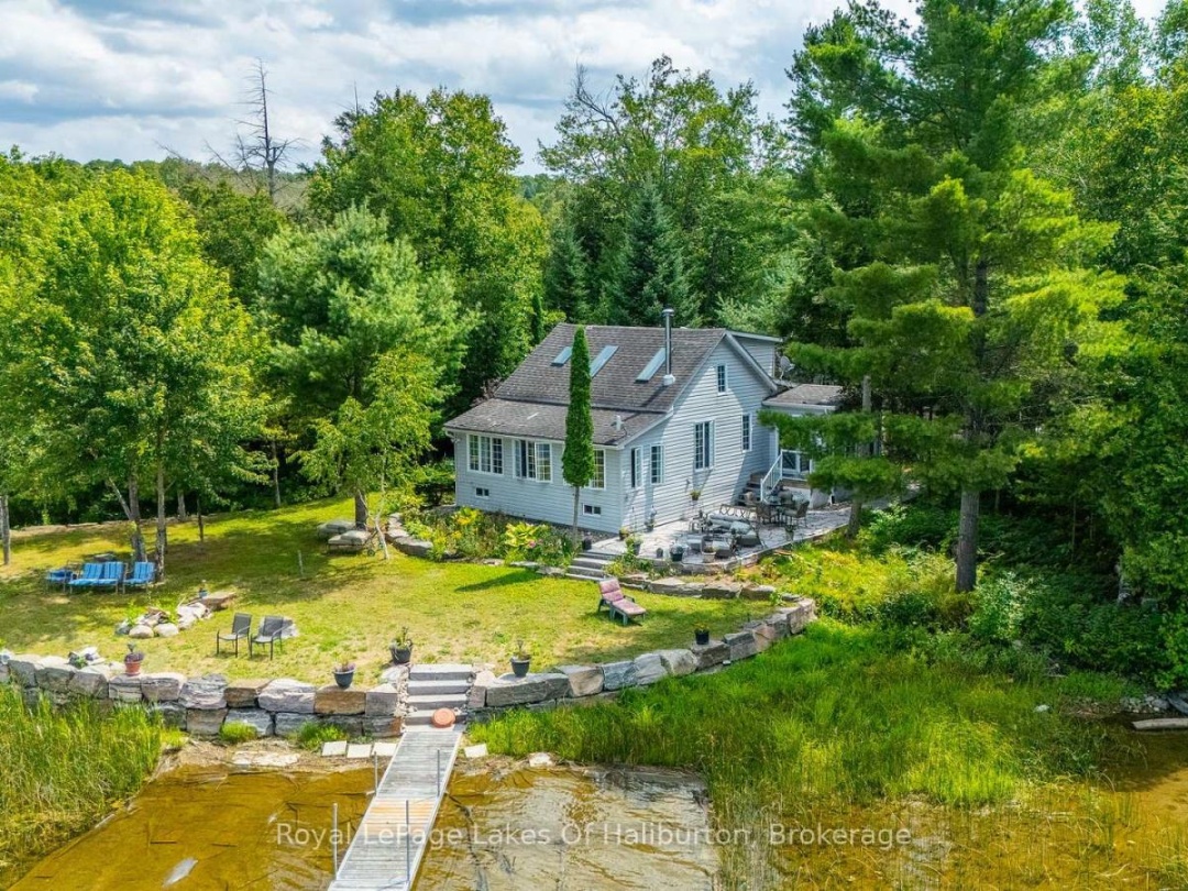 1049 NINATIGO LANE, 