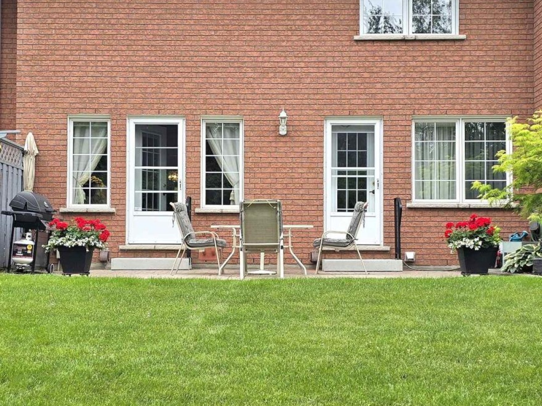 UNIT #310 - 30 MUSEUM DRIVE, 