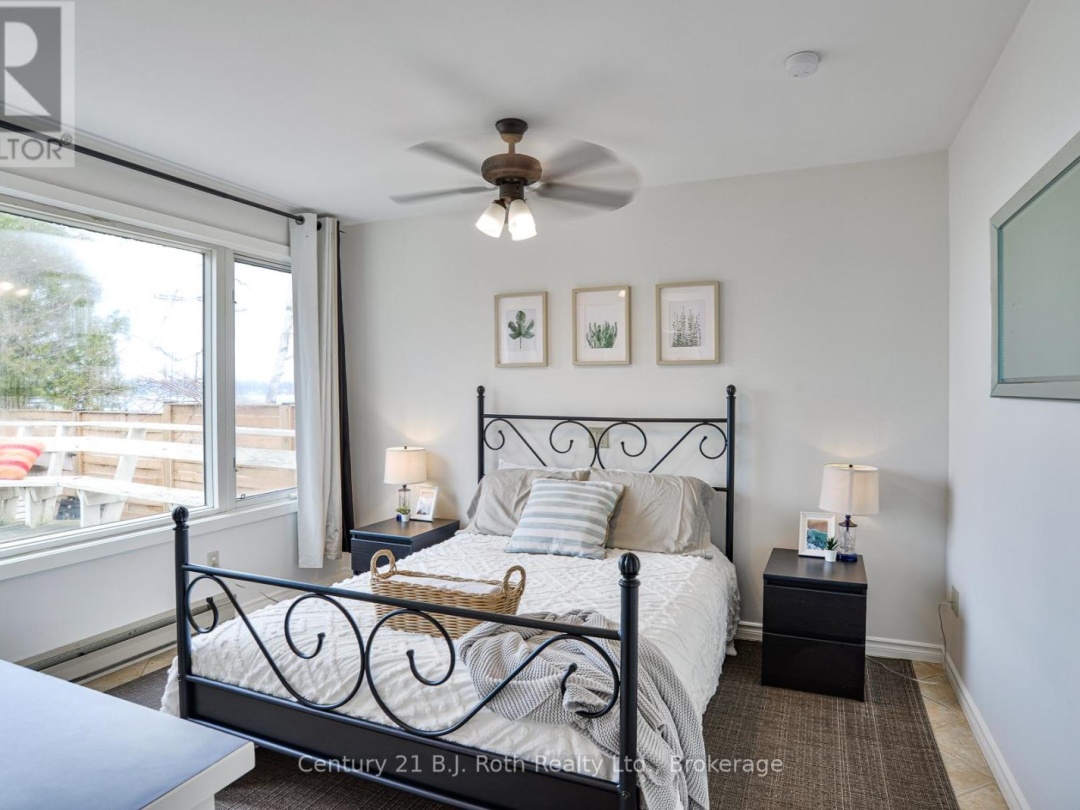 231 VICTORIA CRESCENT, Lake Simcoe