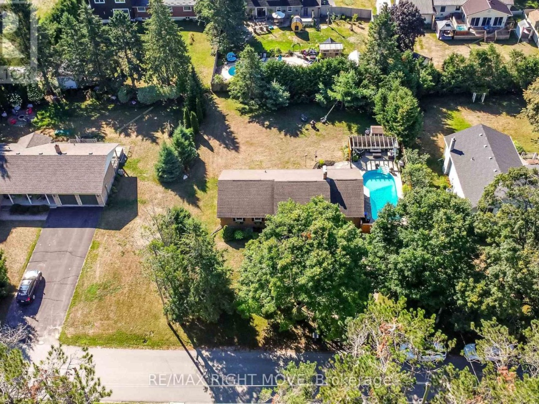 2009 MARCHMONT ROAD, 