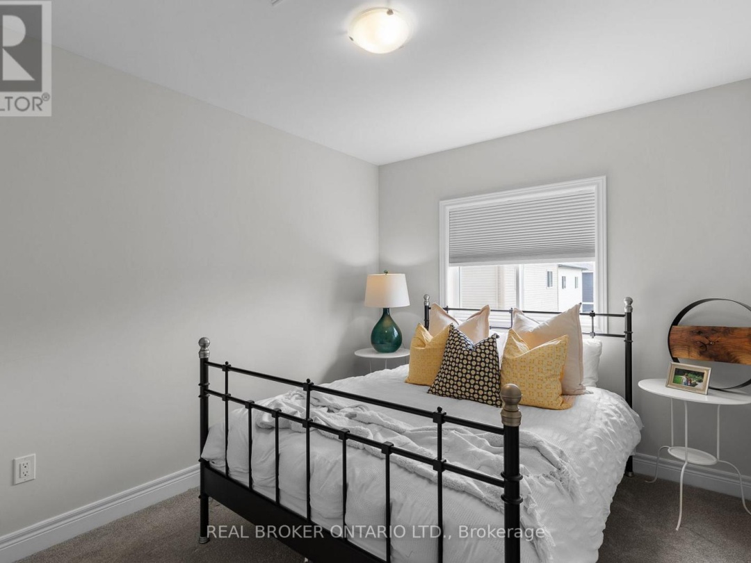 8 NICOLE PARK PLACE, 