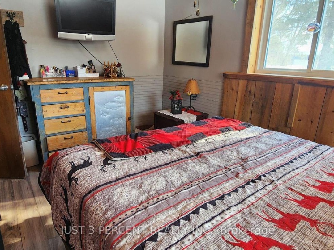 55 Northern Avenue, Little Bald Lake