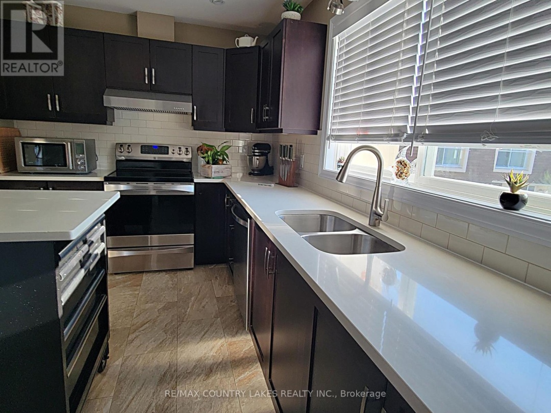 11 - 4 PARADISE BOULEVARD, 