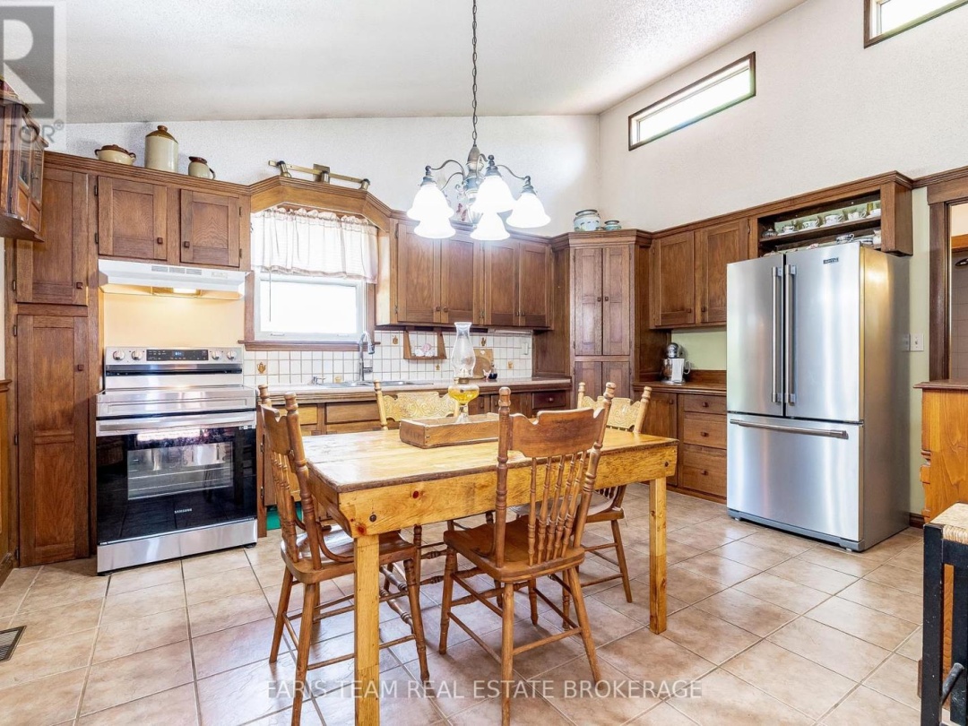 3204 VASEY ROAD, 