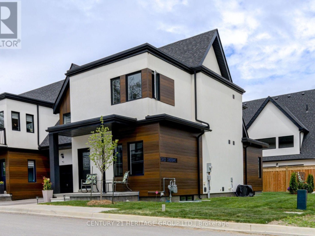 44 RUBY CRESCENT, 