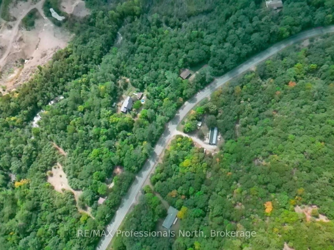 2499 KENNISIS LAKE ROAD, 