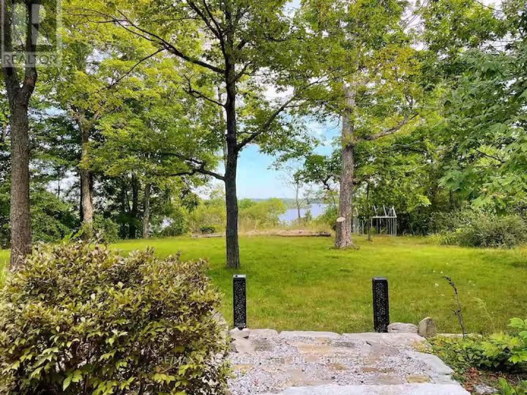 382 COUNTY RD 36, Trent Lakes