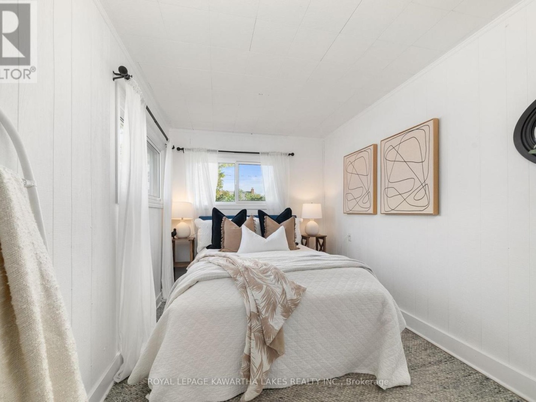 19 PRINCE STREET E, 