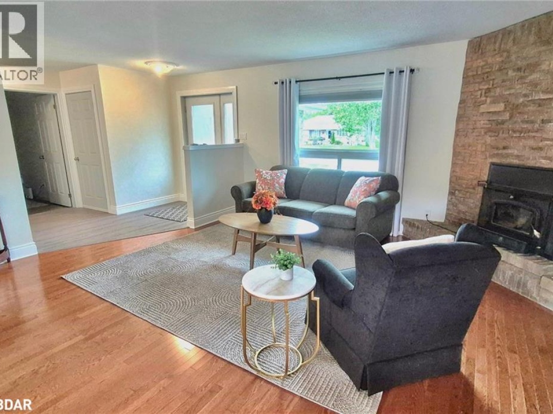 3 MAPLE Gate, 