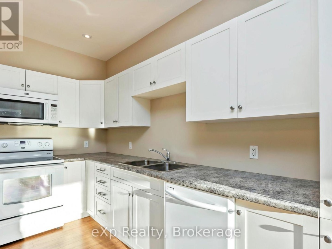 308 - 20D SILVER BIRCH COURT, 