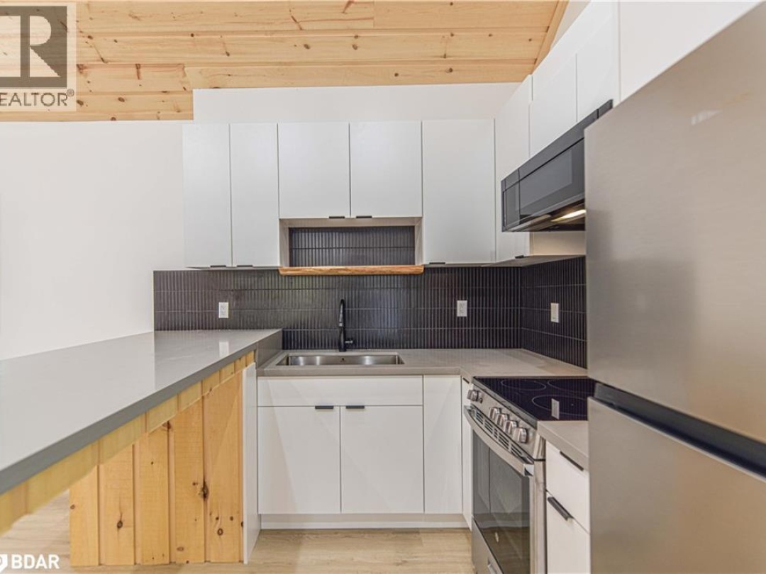 274 MISSISSAGA Street W, 