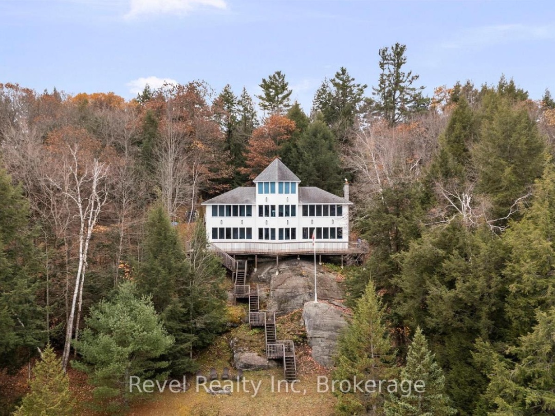 75 SILVER POINT DRIVE, Silver Lake