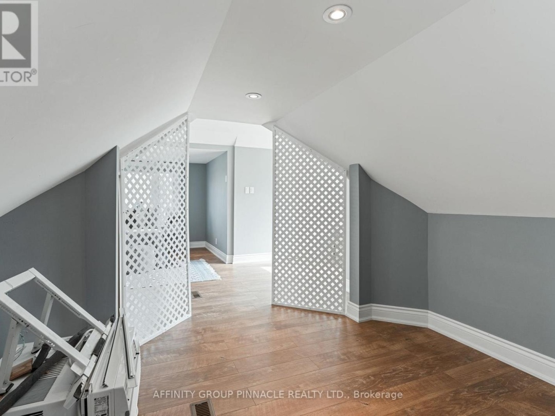 88 Simcoe Street, Lake Simcoe