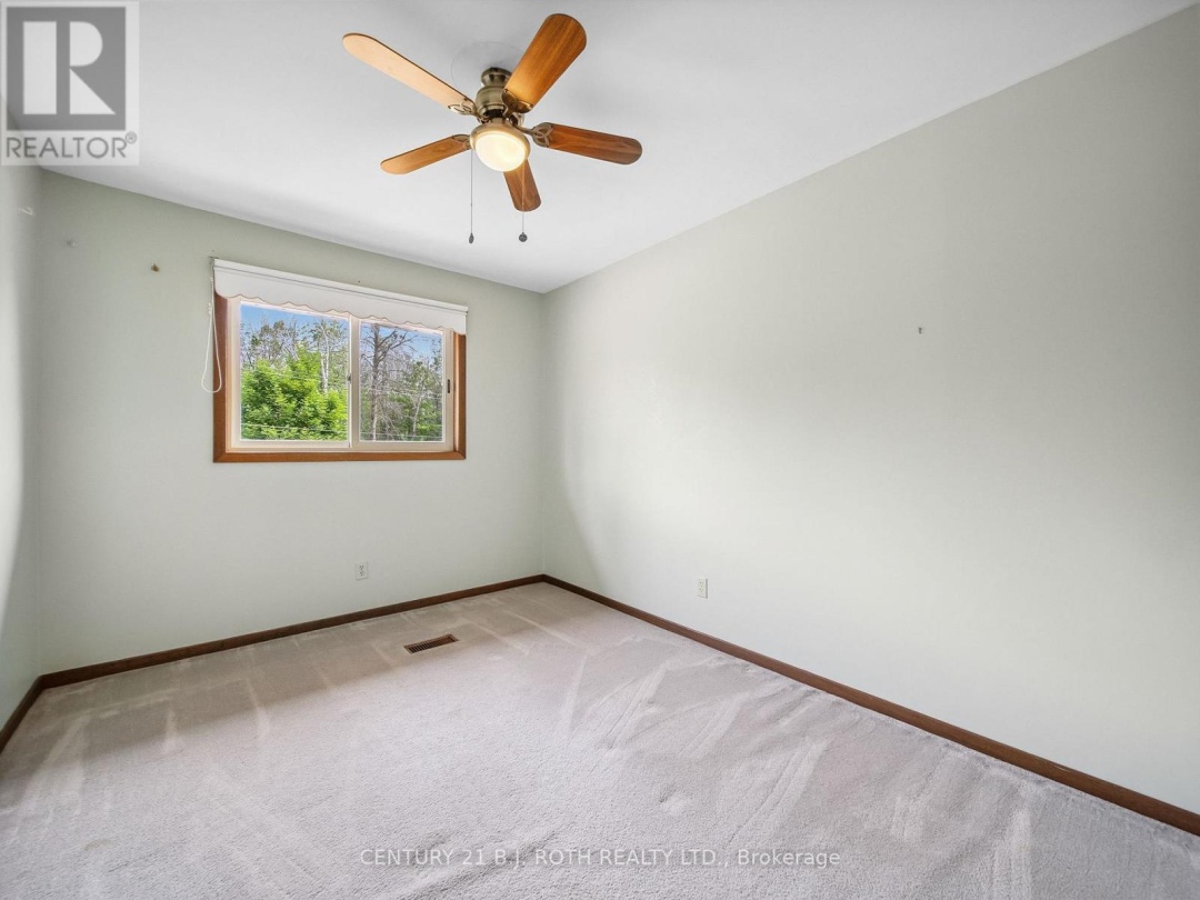 1415 CUNNINGHAM CRESCENT, 