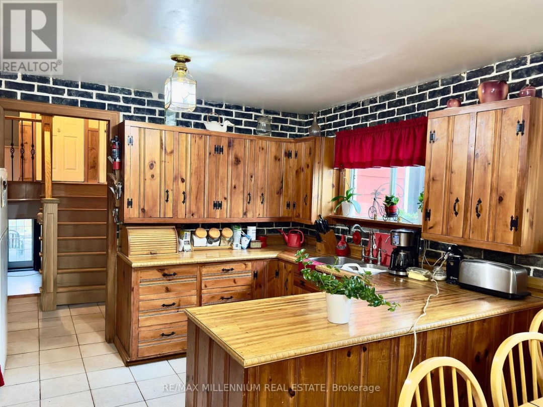 3741 CEDAR RAPIDS DRIVE S, 