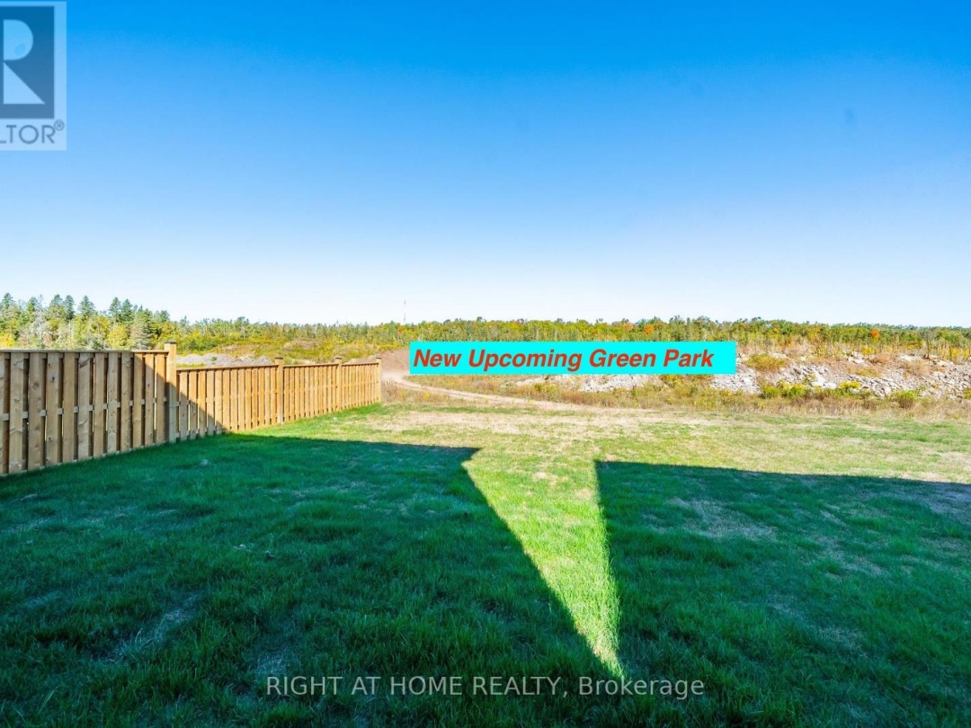 32 HILLCROFT WAY, 