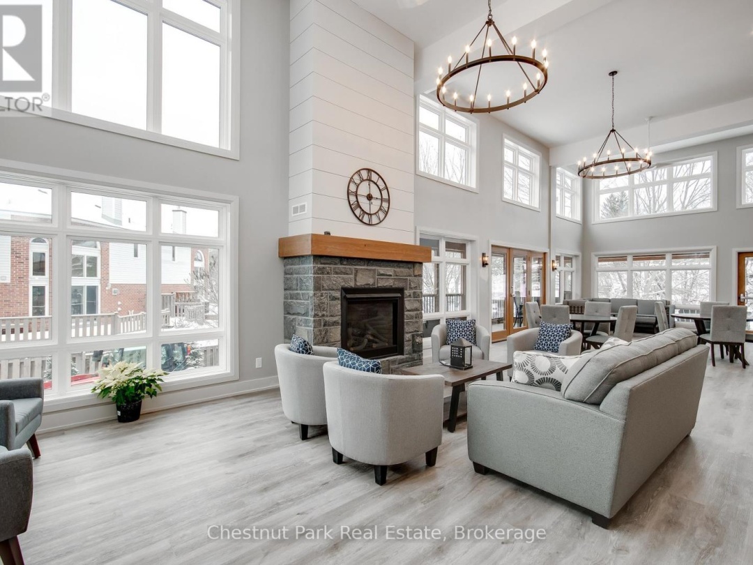301 200 Anglo Street, South Muskoka Lake