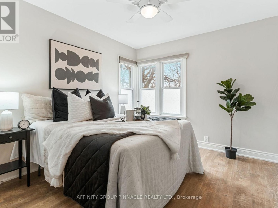 88 Simcoe Street, Lake Simcoe