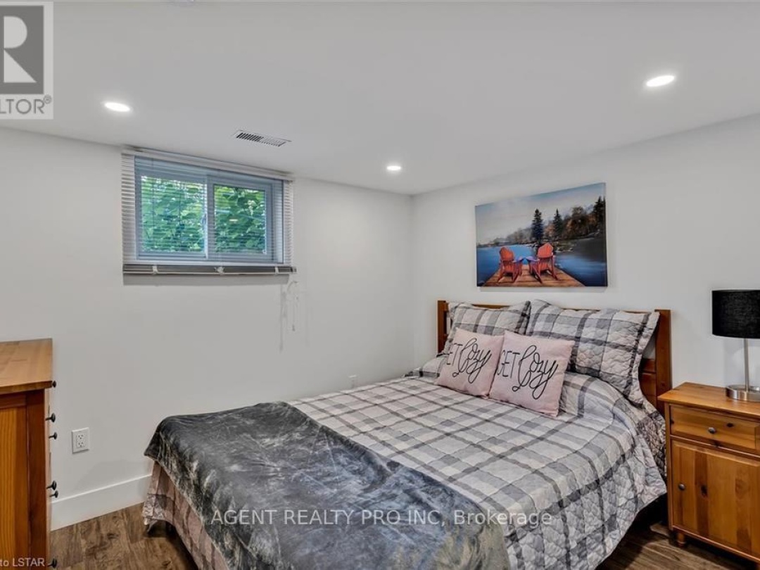 21 Oriole Road, Cameron Lake