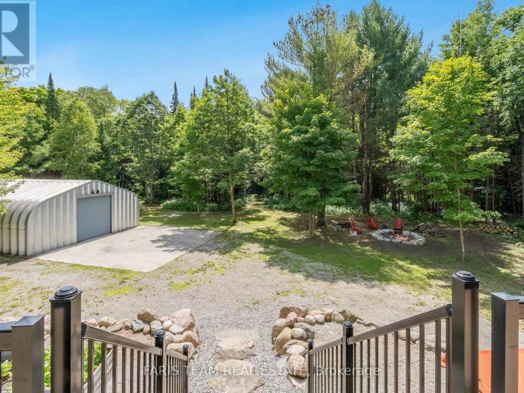 151 Mount Saint Louis Road E, Coldwater Lake