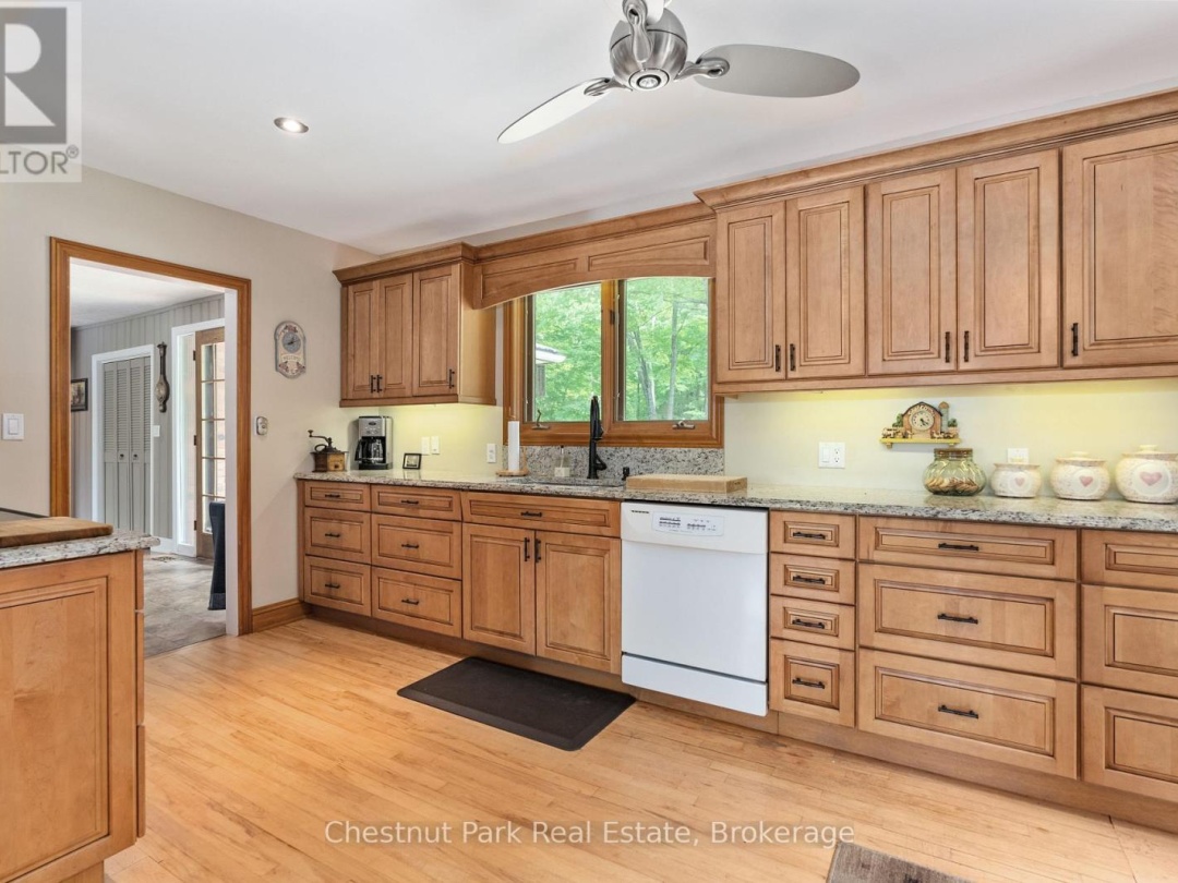 652 North Waseosa Lake Road, Waseosa Lake