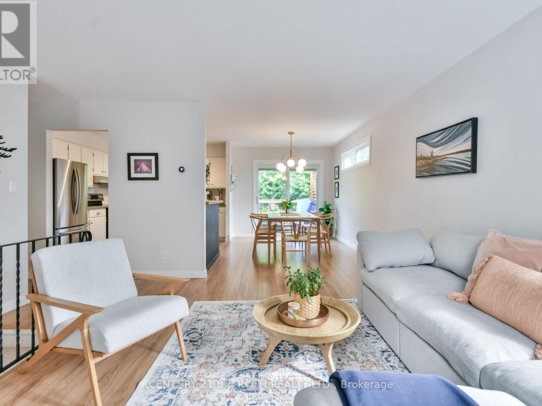 212 BORLAND STREET E, 